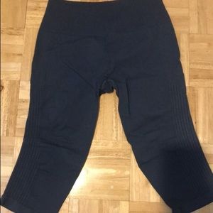 Lululemon Size 6 Crop